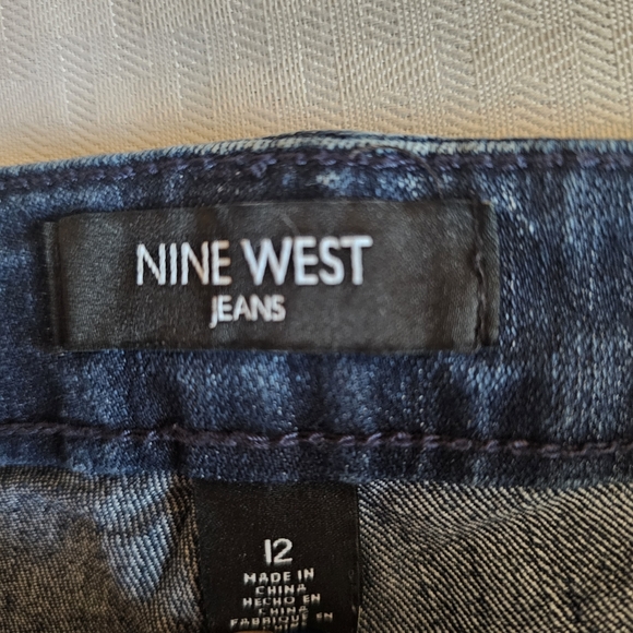 Nine West Delancey Micro Boot Jeans Size 12 Dark Wash Stretch - Picture 2 of 4